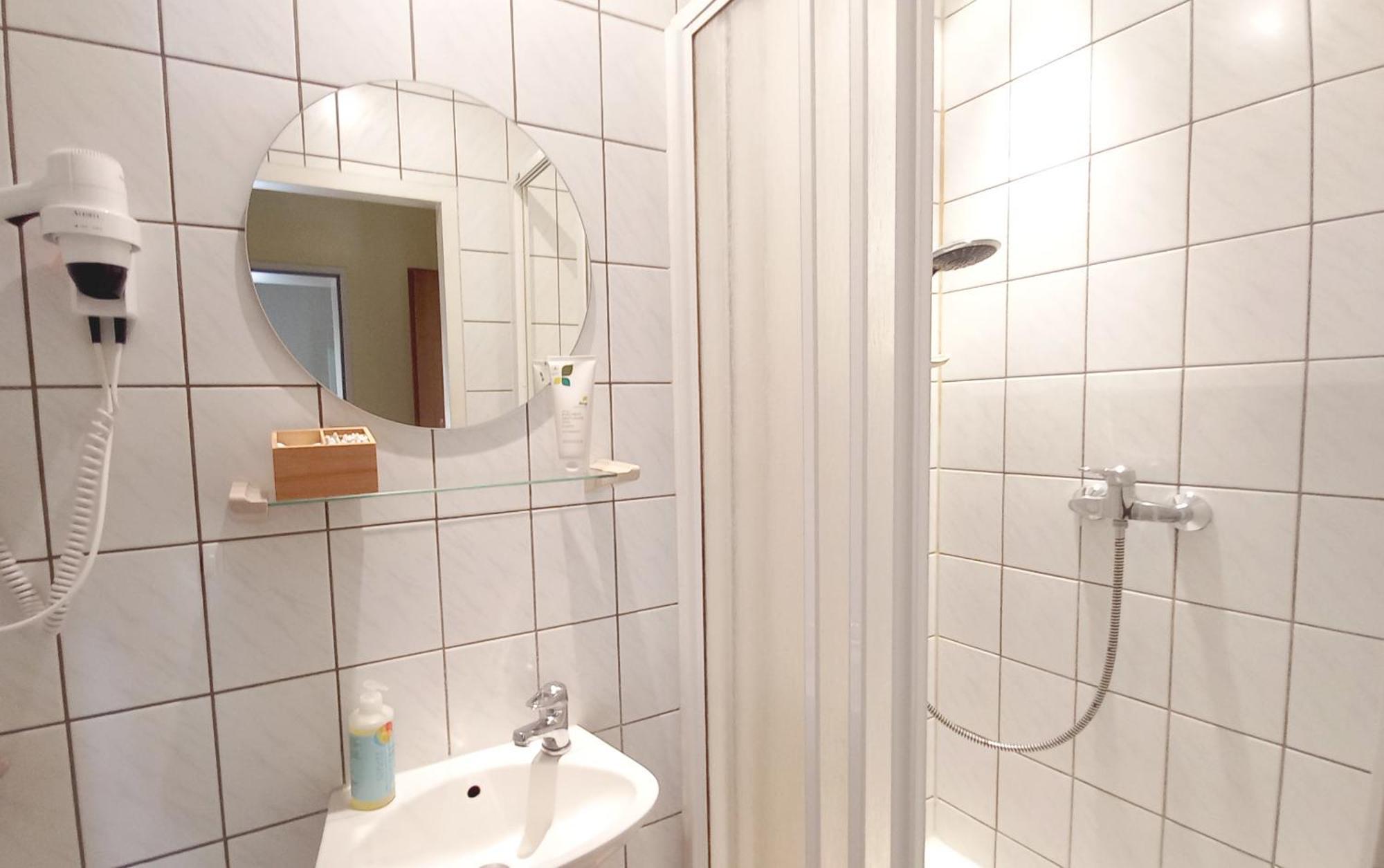 Triskele Haus - Oekologisches Gaestehaus Der Heilstaette Strelitz Neustrelitz Chambre photo