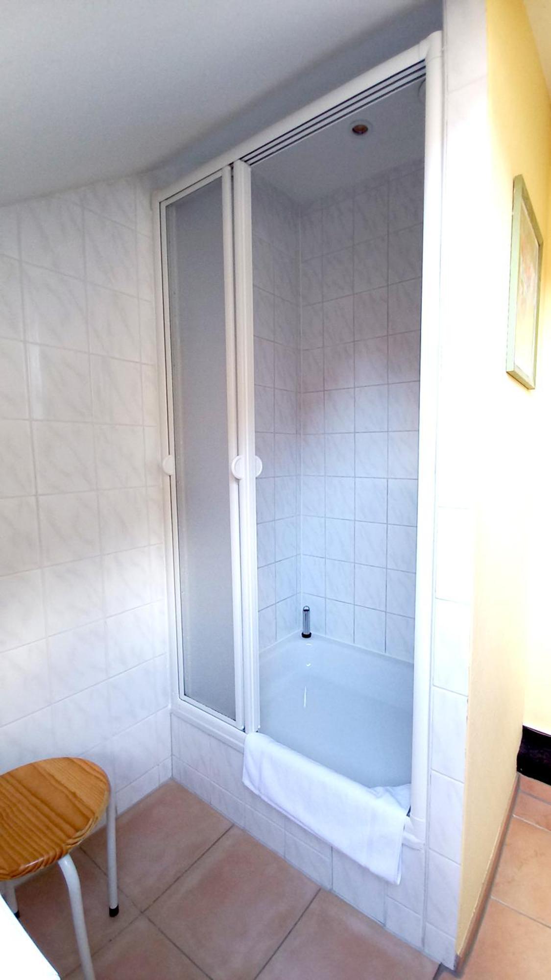 Triskele Haus - Oekologisches Gaestehaus Der Heilstaette Strelitz Neustrelitz Chambre photo