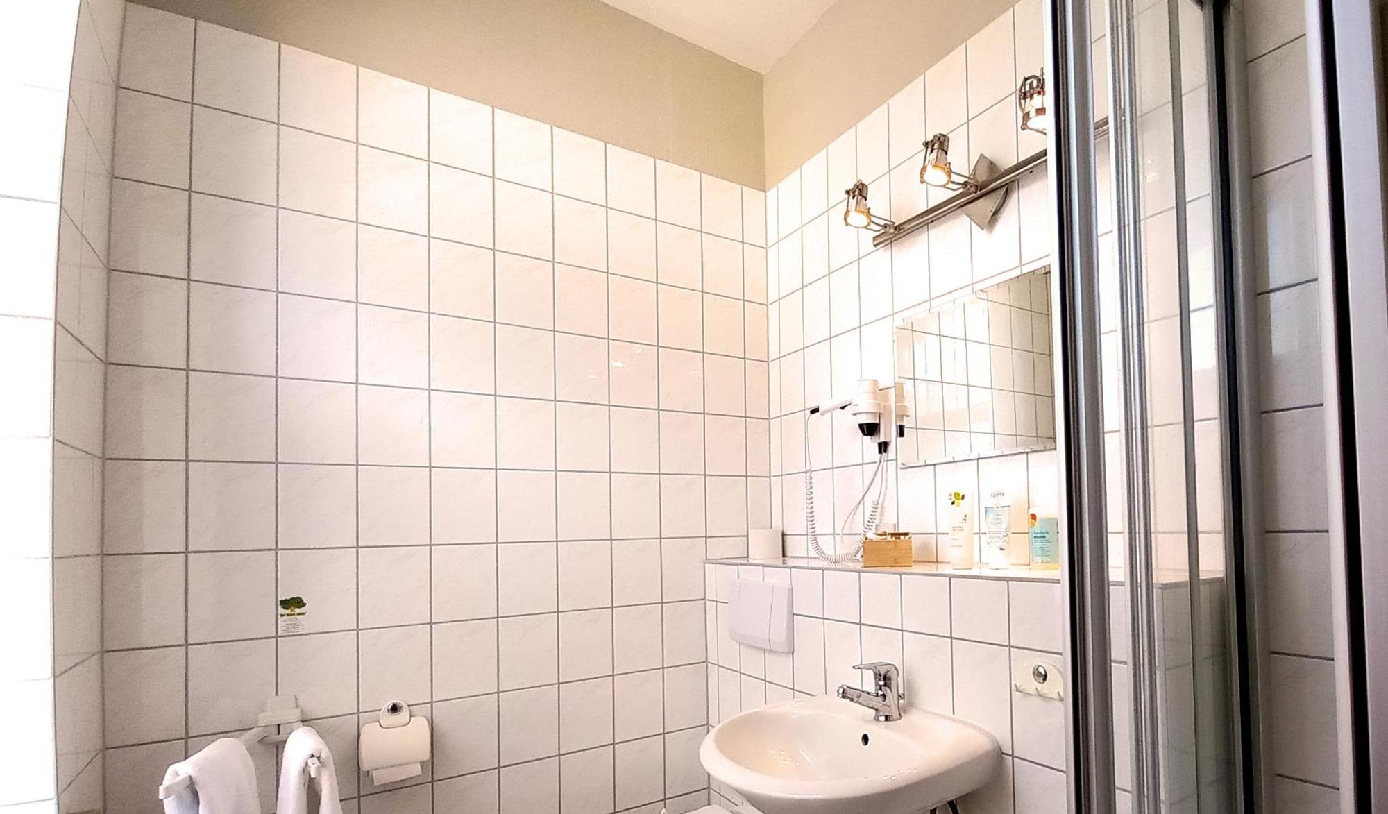 Triskele Haus - Oekologisches Gaestehaus Der Heilstaette Strelitz Neustrelitz Chambre photo
